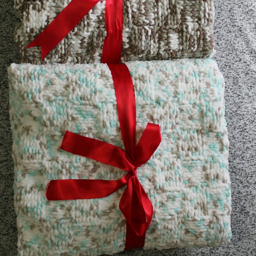 Handmade Warm Blanket - Picture 6 of 7